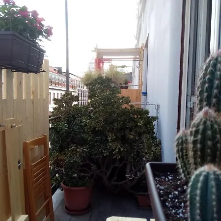 Ariston Petit ホテル 2*