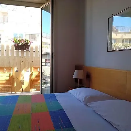 Ariston Petit 2*