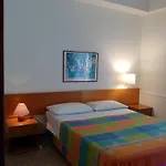 Ariston Petit Hotel 2*