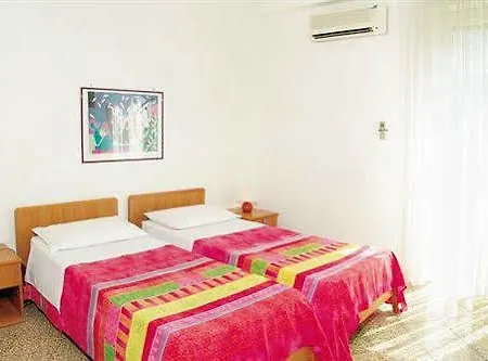 Hotel Ariston Petit