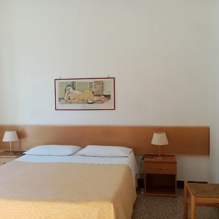 Ariston Petit 2*